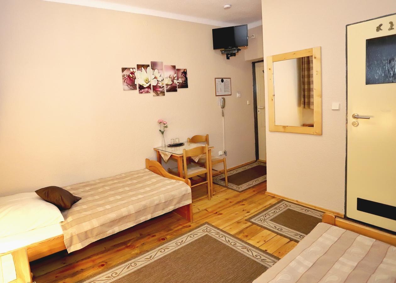 Pensjonat Tara Jeleśnia Exterior foto